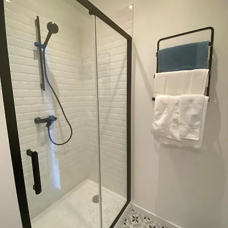 Par Easy - Paris - Gare Transilien J à 5 Min Appartement